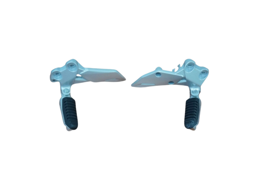 Descansapies delanteros Suzuki Gixxer